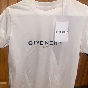 GIVENCHY Tshirt